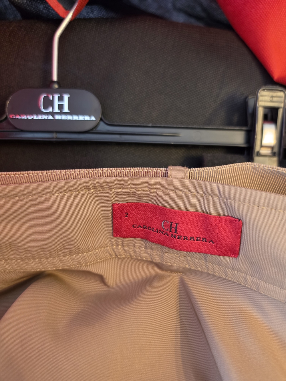 Carolina Herrera Beige A-Line Midi Skirt with Matching Belt - Picture 6 of 8
